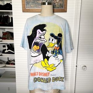 New! Mens Walt Disney presents Donald Duck Shirt. Size XL.